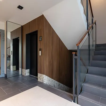 Modern & Luxurious With Balcony & Parking Cracow By Renters Prestige Krakov