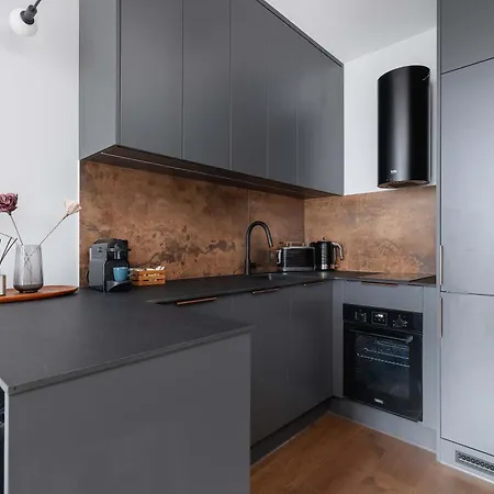 Modern & Luxurious With Balcony & Parking Cracow By Renters Prestige 아파트 *