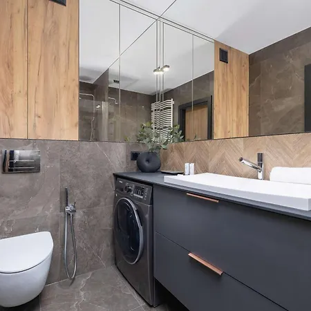 Modern & Luxurious With Balcony & Parking Cracow By Renters Prestige 아파트 크라쿠프