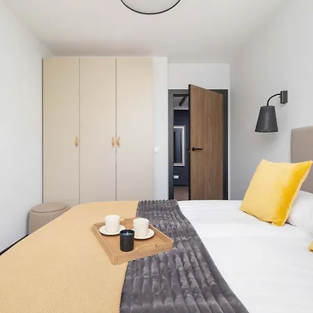 Modern & Luxurious With Balcony & Parking Cracow By Renters Prestige クラクフ