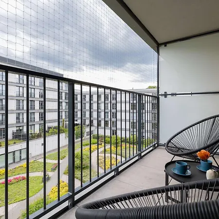 Modern & Luxurious With Balcony & Parking Cracow By Renters Prestige 아파트 *