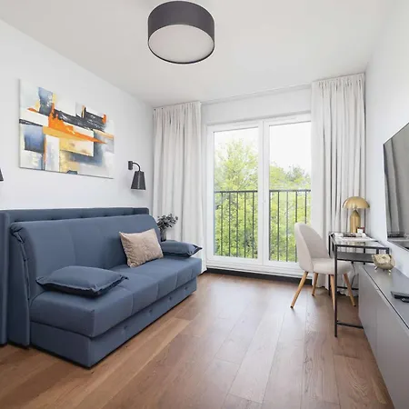 Modern & Luxurious With Balcony & Parking Cracow By Renters Prestige Апартаменты
