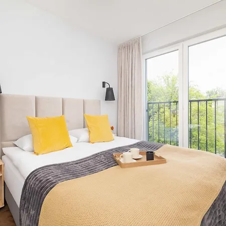 Modern & Luxurious With Balcony & Parking Cracow By Renters Prestige アパート