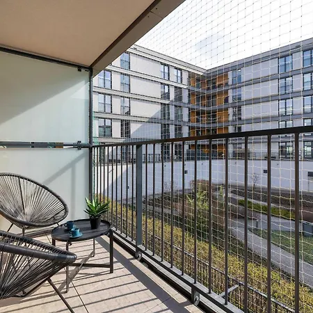Modern & Luxurious With Balcony & Parking Cracow By Renters Prestige 公寓 *