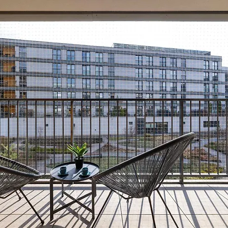 Modern & Luxurious With Balcony & Parking Cracow By Renters Prestige 公寓 *