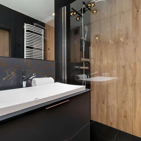 Modern & Luxurious With Balcony & Parking Cracow By Renters Prestige *