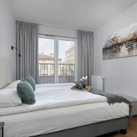 Modern & Luxurious With Balcony & Parking Cracow By Renters Prestige * 克拉科夫