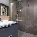 Modern & Luxurious With Balcony & Parking Cracow By Renters Prestige *