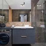 Modern & Luxurious With Balcony & Parking Cracow By Renters Prestige Lejlighed