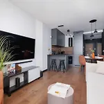 Modern & Luxurious With Balcony & Parking Cracow By Renters Prestige Lejlighed