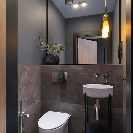 Modern & Luxurious With Balcony & Parking Cracow By Renters Prestige Krakow