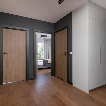 Modern & Luxurious With Balcony & Parking Cracow By Renters Prestige * Krakow